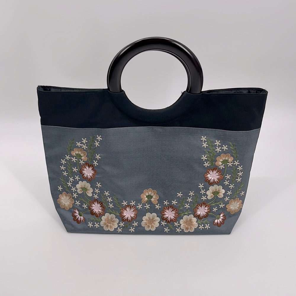 (#141)SILK and EMBROIDERED Handbag - Picture 2 of 4